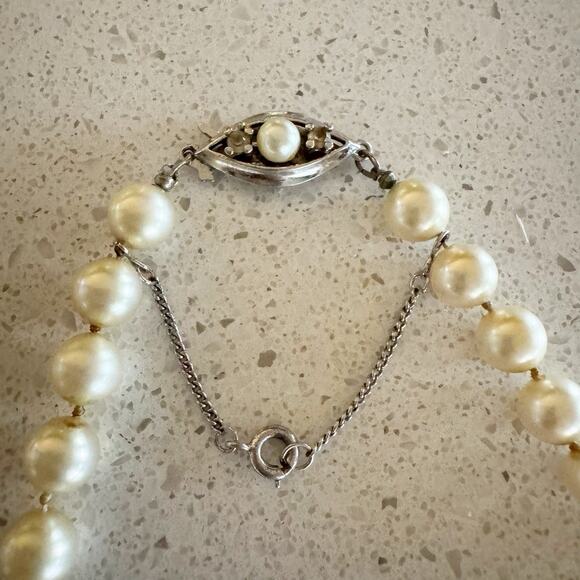 FAUX PEARL SILVER METAL DIAMANTE CLASP BEAD STRING CLASSIC STRAND NECKLACE - Picture 3 of 4